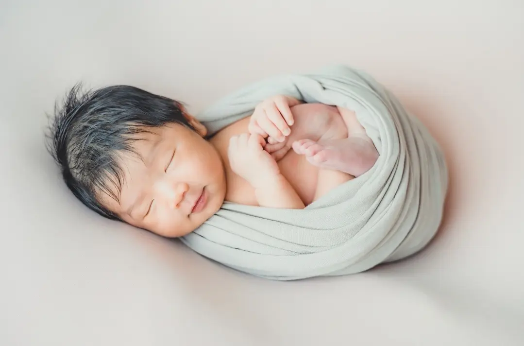 Well rested babies are happier. Get newborn sleep shaping.